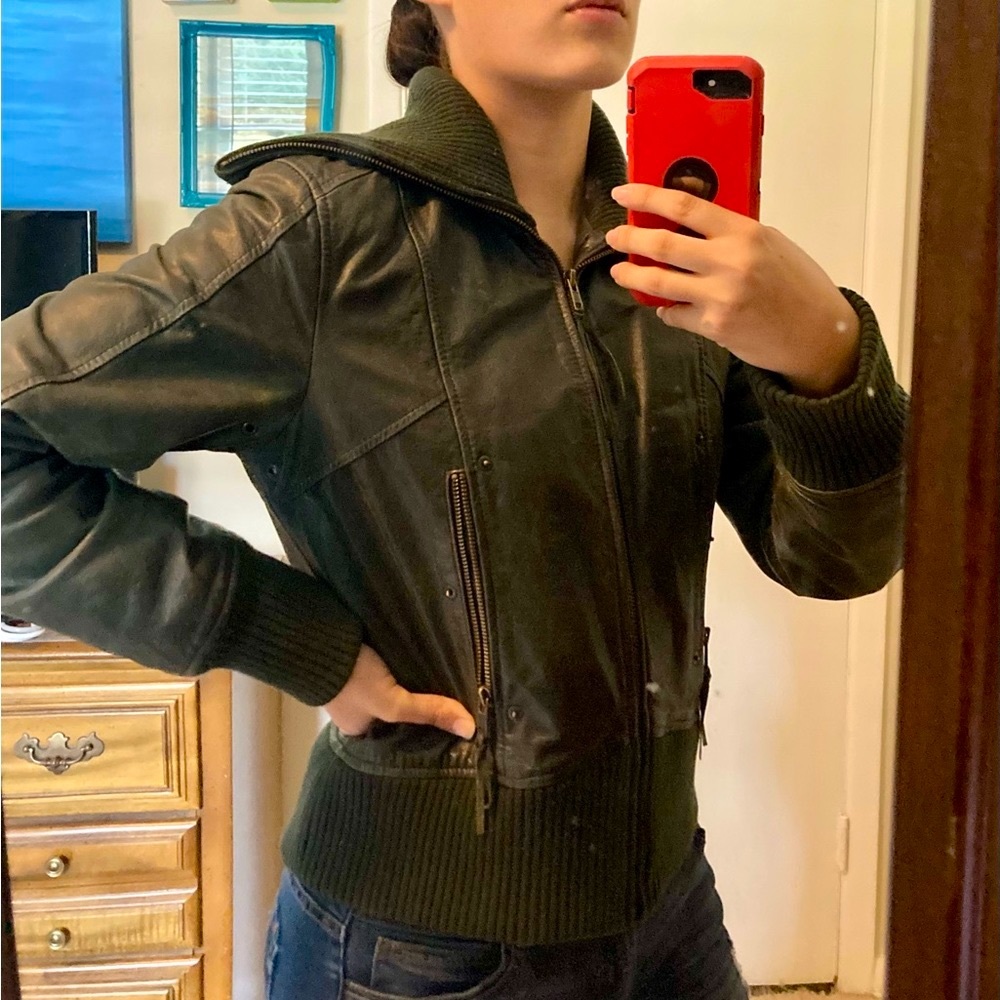 Green Roxy life genuine leather jacket. Size 3. vintage
